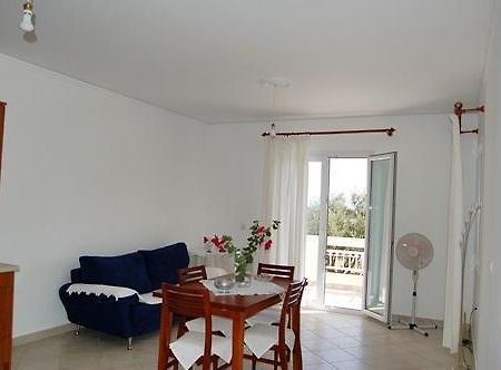 Villa Vourda Marathókampos Habitación foto